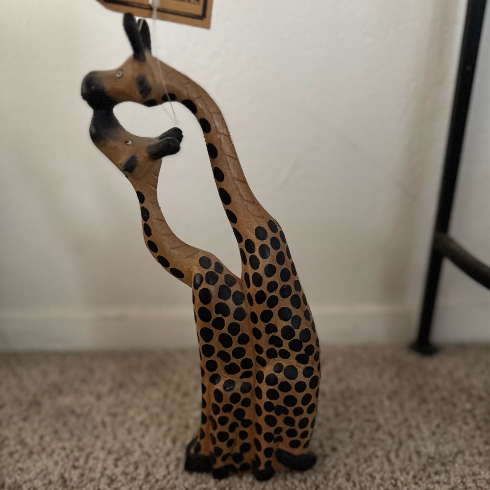 Asia Overland Hand Carved Wood Giraffes Statue Figurine Painted Brown NEW NWT - Picture 6 of 9